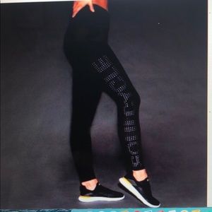 Soul cycle X Lululemon Reflective Leggings
